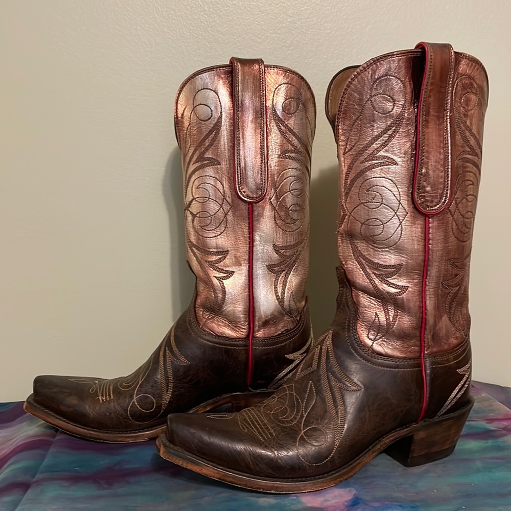Women’s Lucchese cowboy boots!